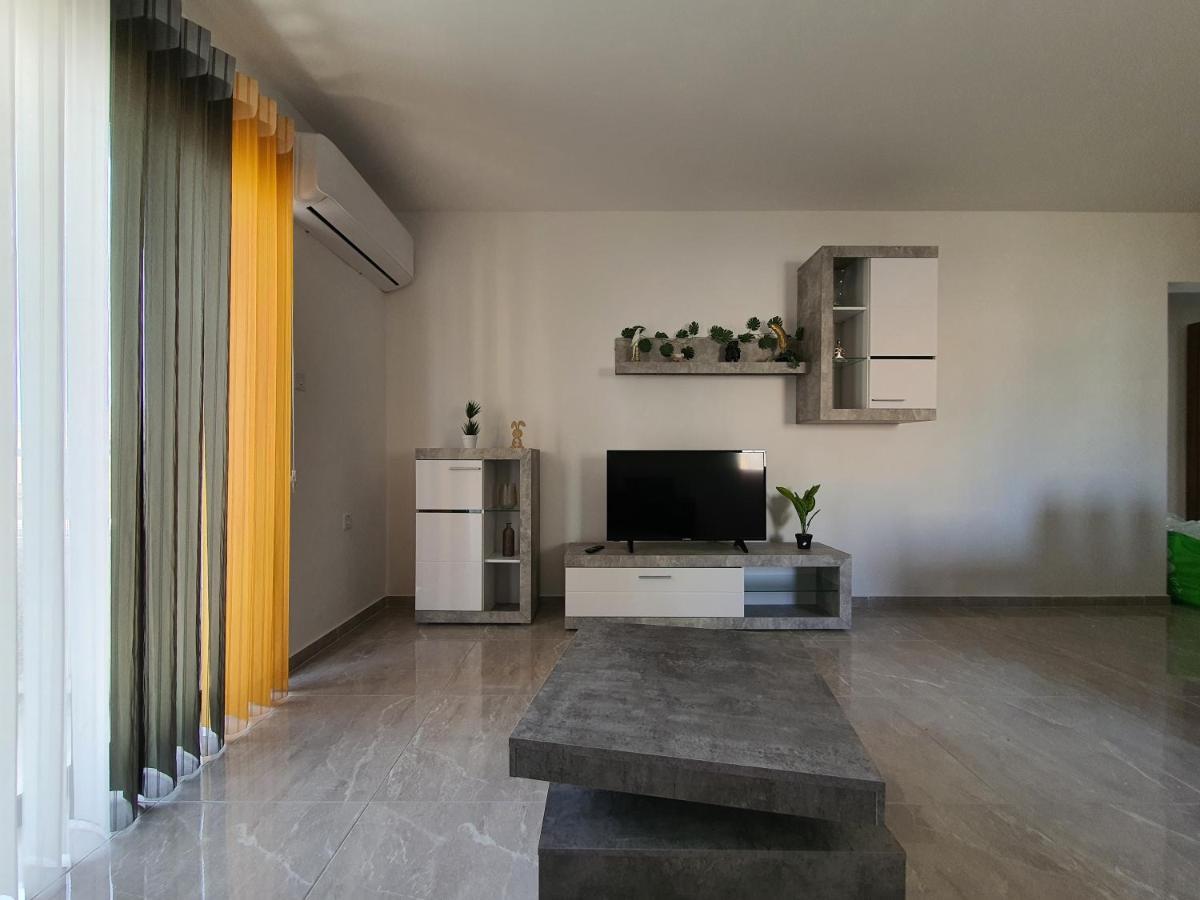 Pretty 2 Bedroom Apartment With Shared Pool St. Paul's Bay Exteriör bild