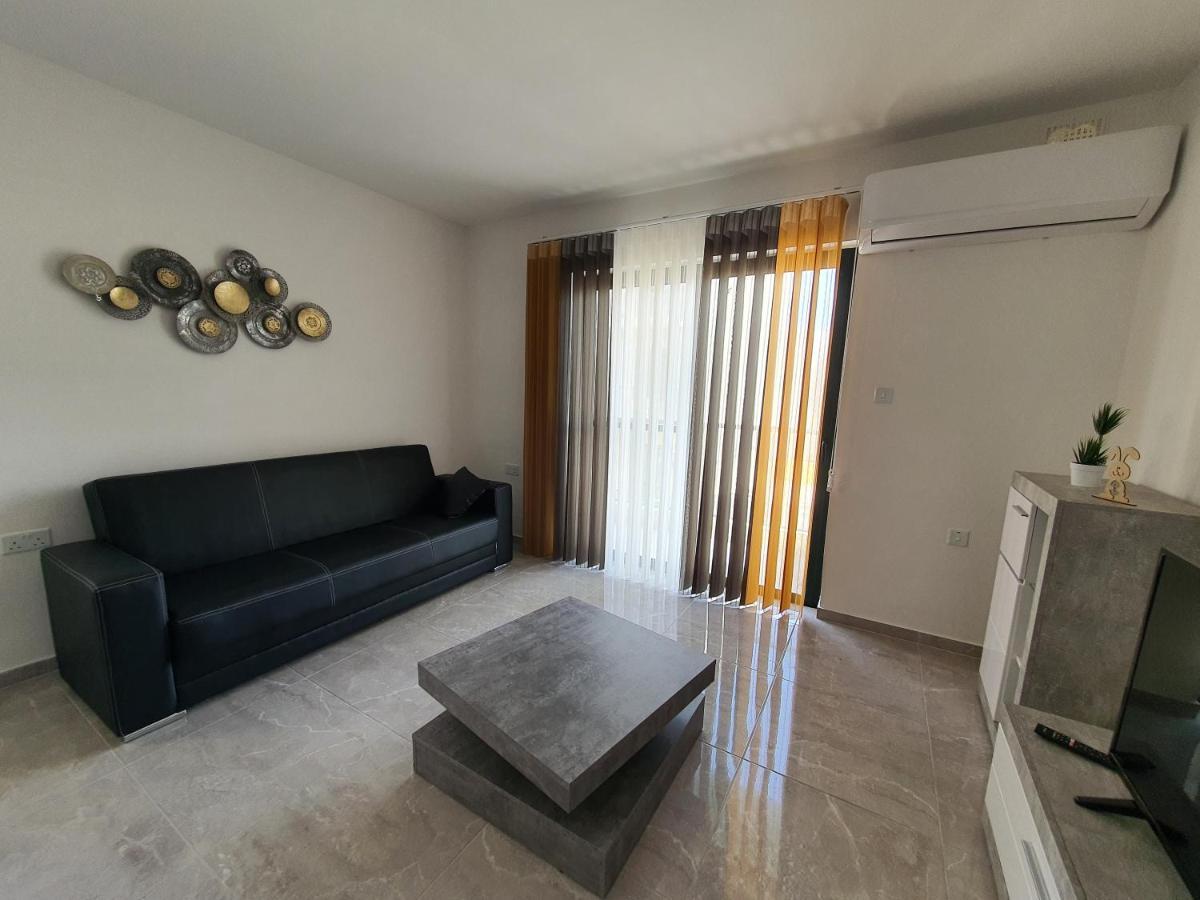 Pretty 2 Bedroom Apartment With Shared Pool St. Paul's Bay Exteriör bild